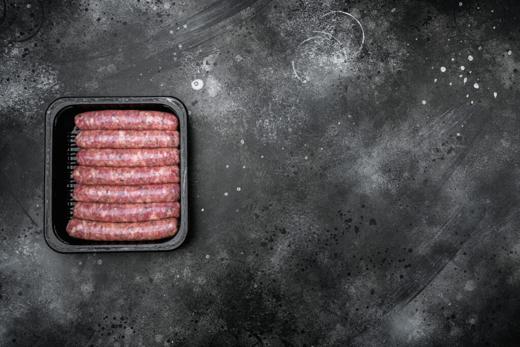 Embalagem de embutidos fatiados: por que o termoformado domina e o que observar na operação