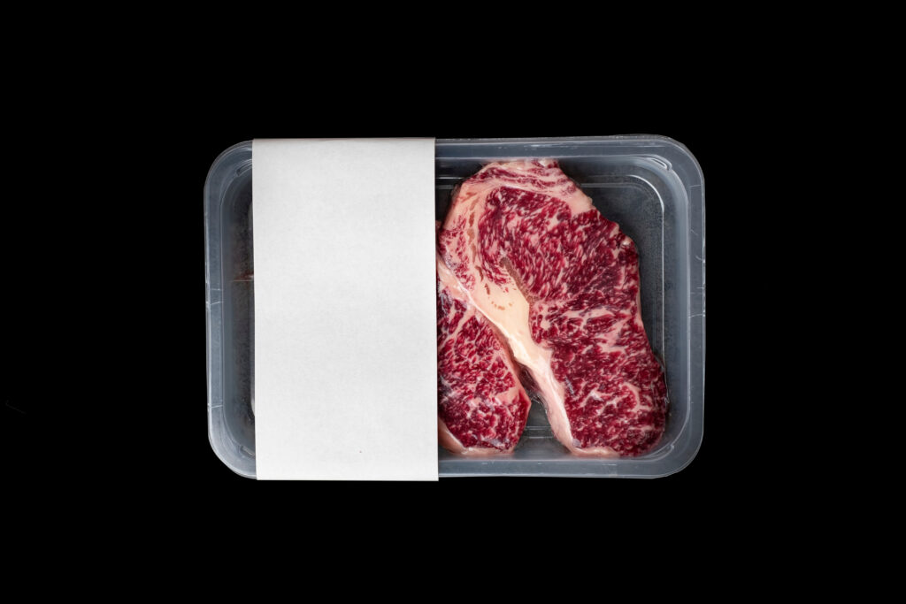 Embalagem de alimentos em processo industrial - acervo técnico